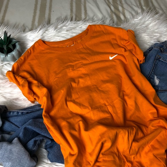 Nike Tops - Nike shirt